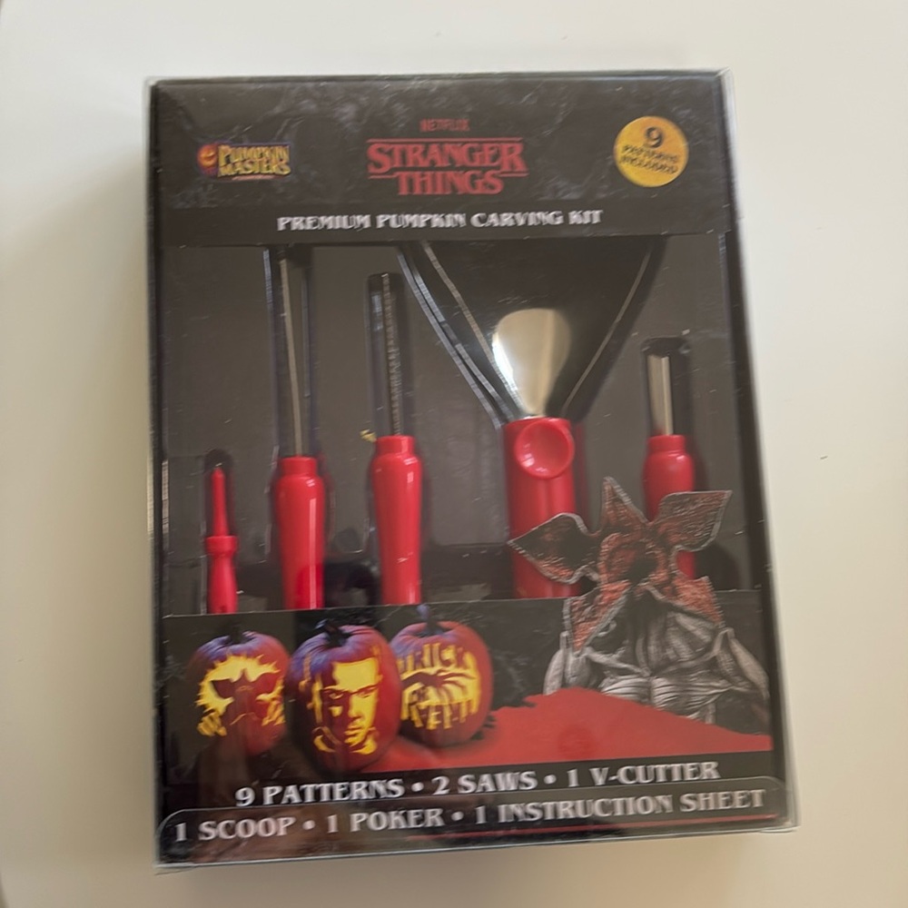 Stranger Things Premium carving kit by Pumpkin Masters new